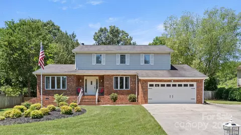 321 Swamp Fox Dr, Fort Mill, SC 29715