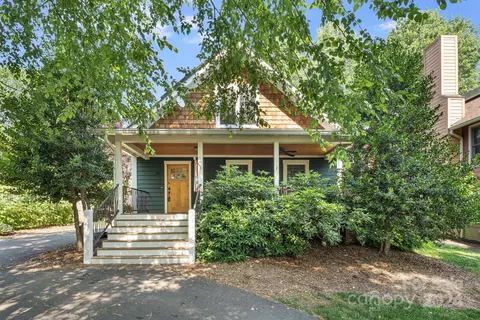 16 Sunrise Dr, Asheville, NC 28806