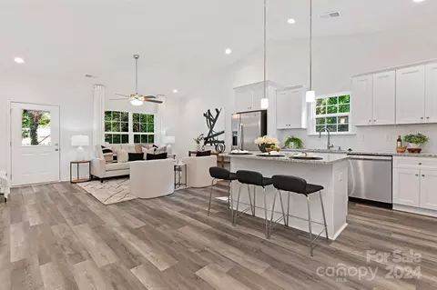 2154 Sunset Blvd, Charlotte, NC 28269