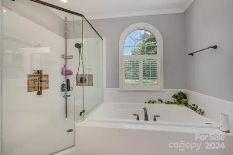 Bath - 1900 Windmere Dr, Monroe, NC 28110 photo 3 of 5