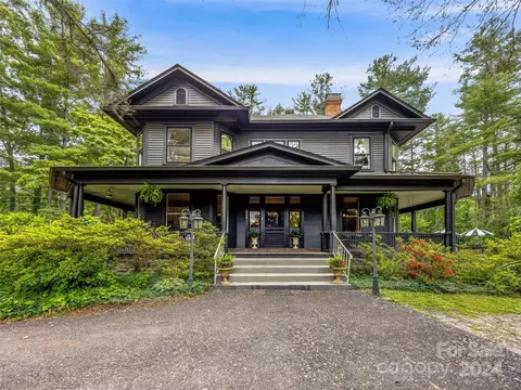 1024 State St, Hendersonville, NC 28739