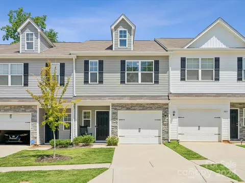 11009 Brittondale Ln, Charlotte, NC 28215