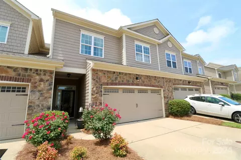 2024 Cramer Place Ct, Cramerton, NC 28032