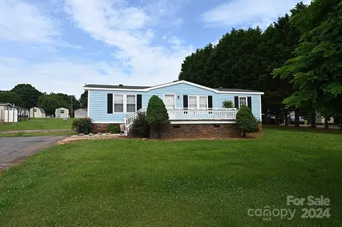 1690 Amy Dr, Conover, NC 28613