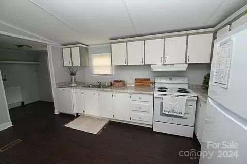 Kitchen - 1690 Amy Dr, Conover, NC 28613 photo 7 of 8