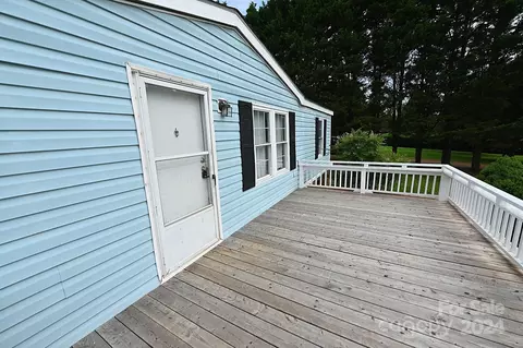 Exterior - 1690 Amy Dr, Conover, NC 28613 photo 9 of 11