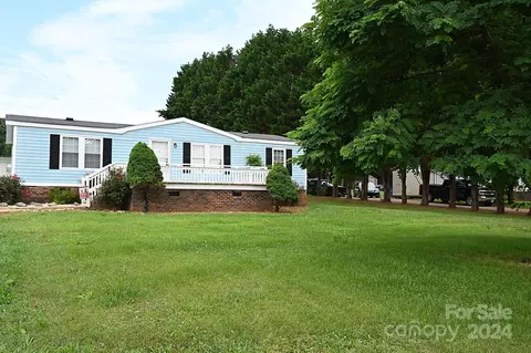 Exterior - 1690 Amy Dr, Conover, NC 28613 photo 10 of 11