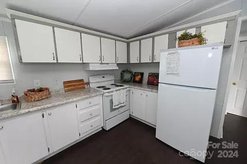 Kitchen - 1690 Amy Dr, Conover, NC 28613 photo 8 of 8