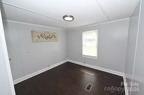 Bedroom - 1690 Amy Dr, Conover, NC 28613 photo 1 of 9