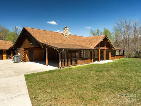 48 Western Eagle Dr, Hendersonville, NC 28792