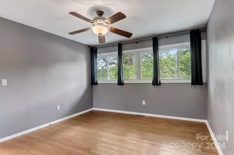 Bedroom - 40 Overlook Dr, Clyde, NC 28721 photo 5 of 6