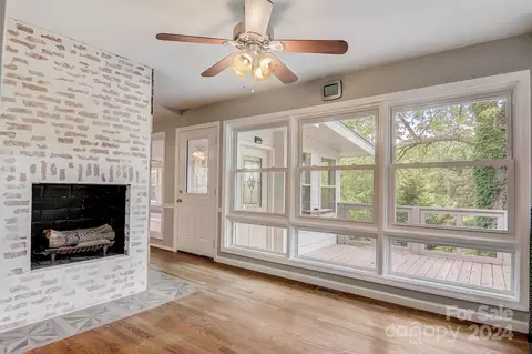Living - 40 Overlook Dr, Clyde, NC 28721 photo 3 of 3