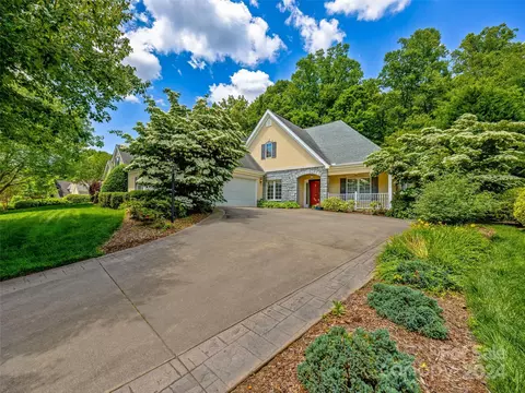 37 Bideford Row, Asheville, NC 28803