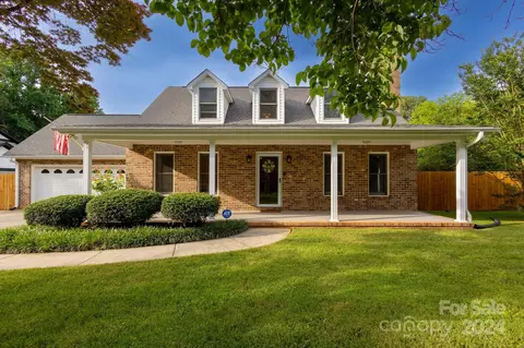1207 Rocky River W Rd W, Charlotte, NC 28213