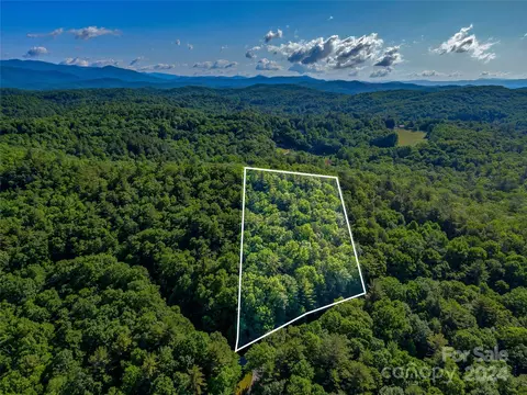 Hawk Mountain Road, Lake Toxaway, NC 28747
