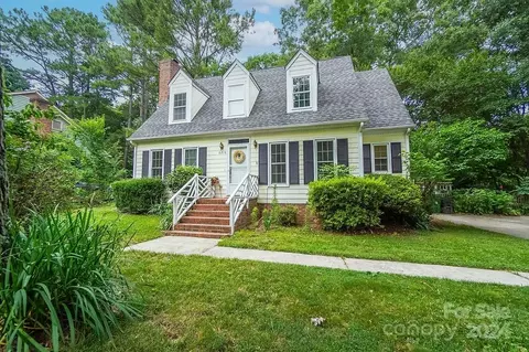 8218 Castlekeep Rd, Charlotte, NC 28226