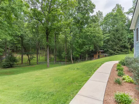 24 Mitchell Dr, Marion, NC 28752 photo 2