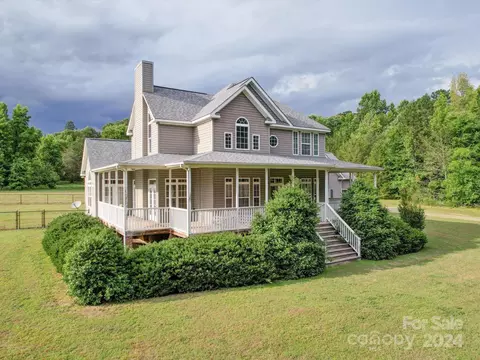 174 Endsgate B Rd #B, Clover, SC 29710 photo 2