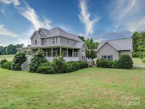 174 Endsgate B Rd #B, Clover, SC 29710 photo 3