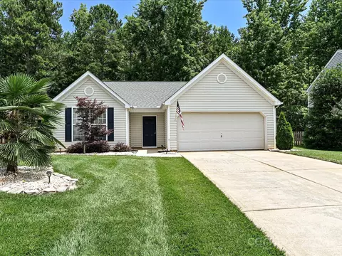 1607 Eagle Lake Dr, Fort Mill, SC 29707