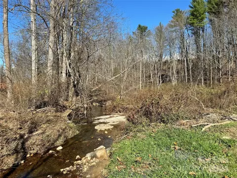 9999 White Oak Rd, Bakersville, NC 28705