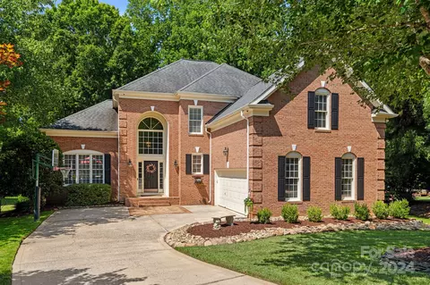 18847 Dembridge Dr, Davidson, NC 28036 photo 2