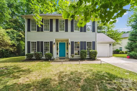 7825 Glencannon Dr, Charlotte, NC 28227