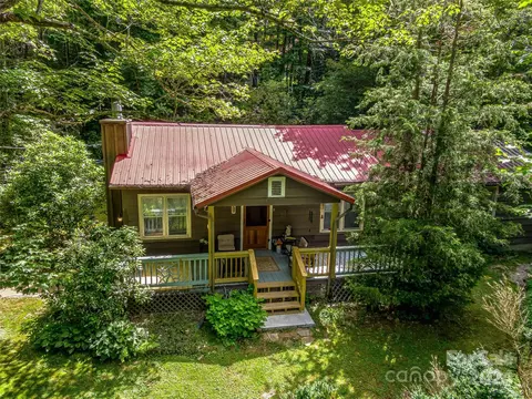 5 Heady Mountain Rd, Cashiers, NC 28717