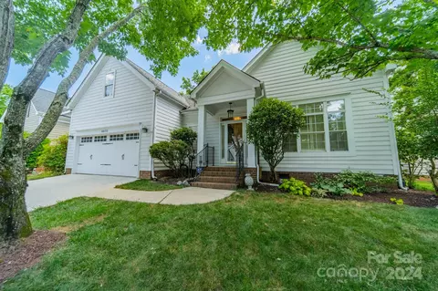 6631 Charter Hills Rd, Charlotte, NC 28277