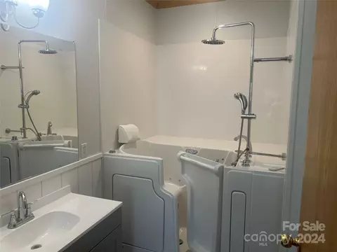 Bath - 200 Olin Loop, Olin, NC 28660 photo 2 of 4
