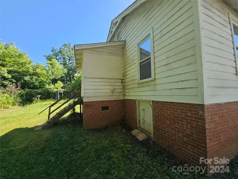 120 3rd Ne Ave NE, Conover, NC 28613 photo 7