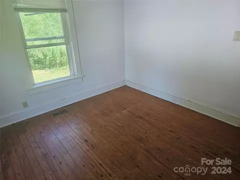 120 3rd Ne Ave NE, Conover, NC 28613 photo 5