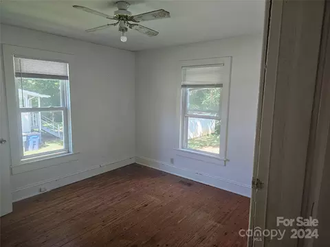 120 3rd Ne Ave NE, Conover, NC 28613 photo 4