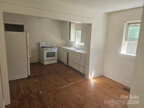 120 3rd Ne Ave NE, Conover, NC 28613 photo 3