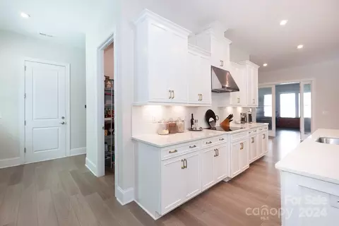 Entry Way - 1023 Milestone Ct, Monroe, NC 28110 photo 2 of 4
