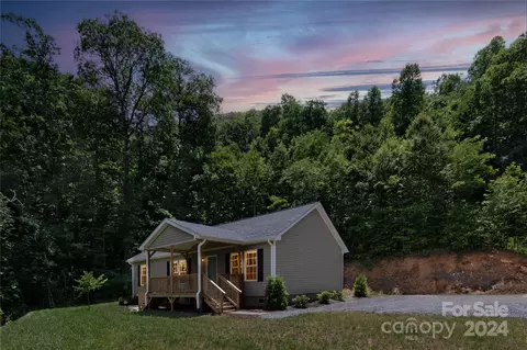 1001 Safari Dr, Sylva, NC 28779