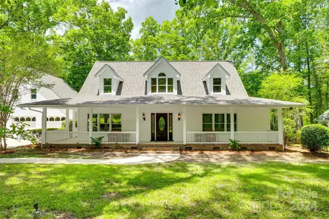 2874 Craggy Oaks Ln, Lancaster, SC 29720