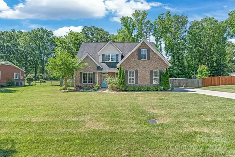 304 Parallel Dr, Harrisburg, NC 28075