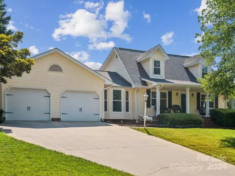 1540 Pine Creek Rd, Gastonia, NC 28056
