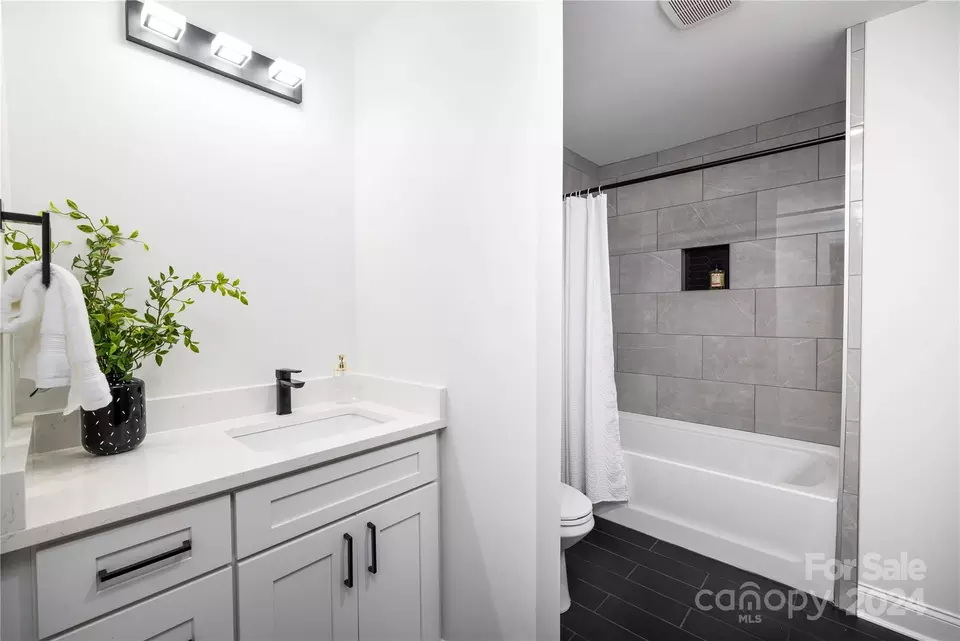  1329 Plumstead Rd, Charlotte, NC 28216 photo 32