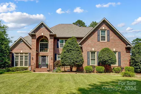 814 Pine Forest Rd, Charlotte, NC 28214