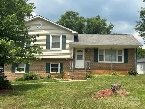 4424 Mapleleaf Ln, Charlotte, NC 28208