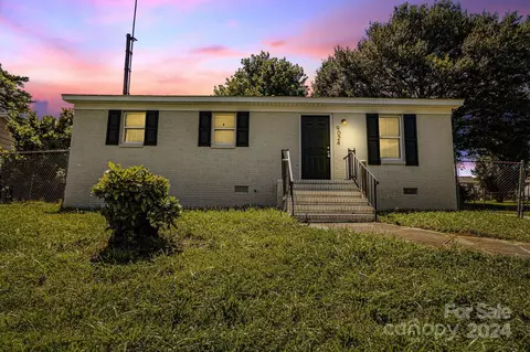 9024 Windsong Dr, Charlotte, NC 28273