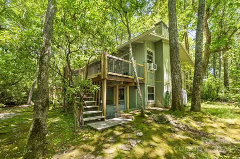 320 Wolf Ridge Rd, Lake Toxaway, NC 28747