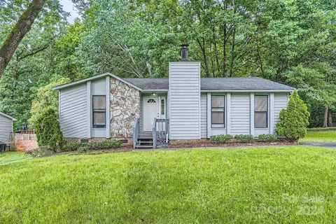 8113 Strawberry Point Dr, Charlotte, NC 28215