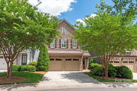 224 Charndon Village Ct, Charlotte, NC 28211