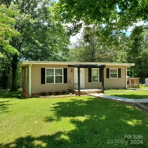 2155 14th Sw Ave SW, Hickory, NC 28602