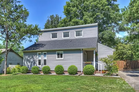 11300 Five Cedars Rd, Charlotte, NC 28226