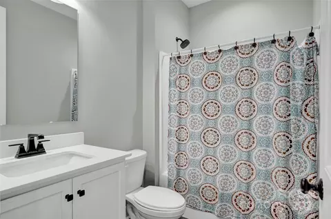 Bath - 513 Arrow Point Ln, Davidson, NC 28036 photo 3 of 3