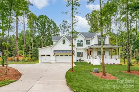 Exterior - 513 Arrow Point Ln, Davidson, NC 28036 photo 1 of 5